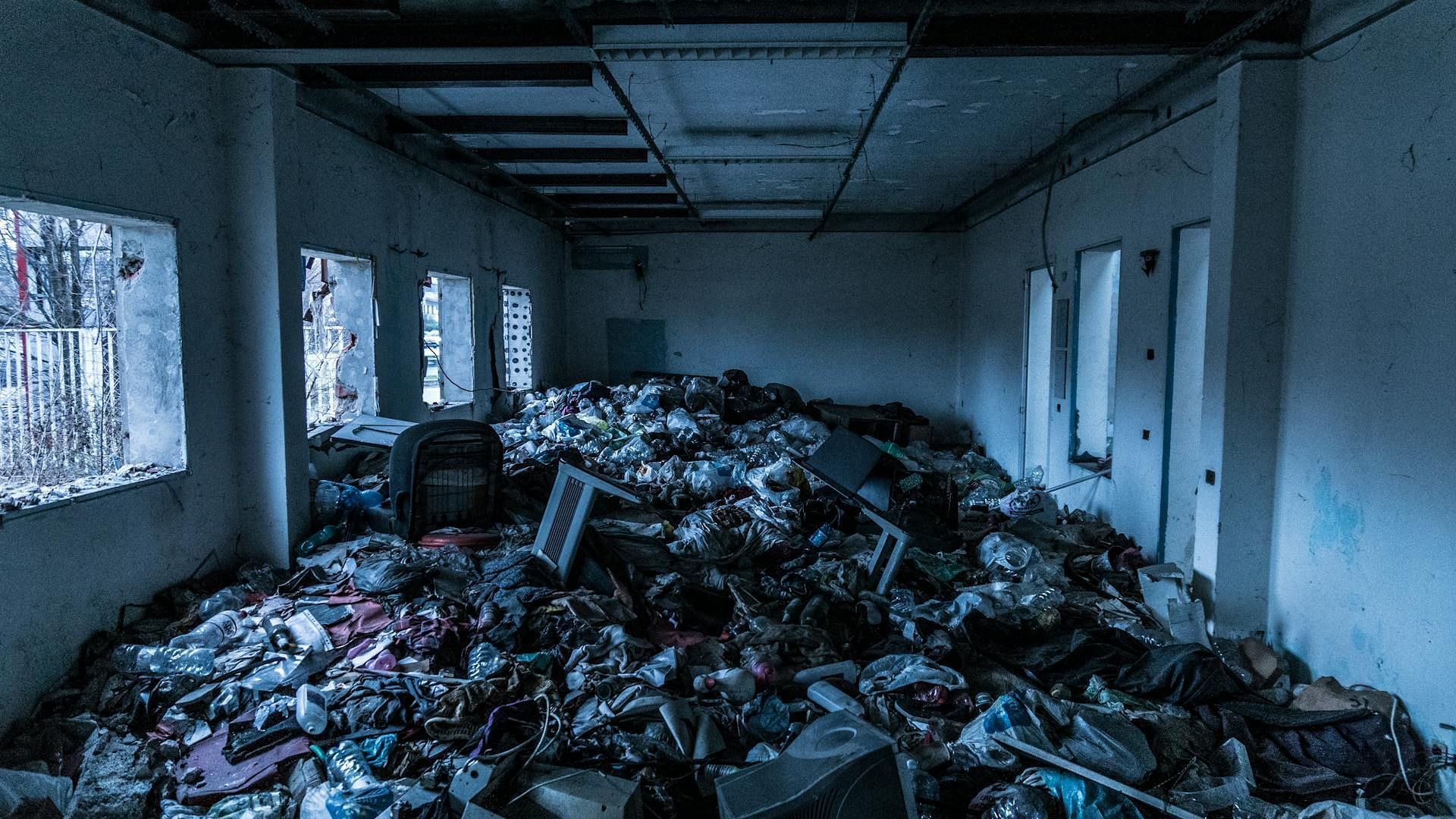 Benedict's bloodstained clothes were found in a trash bin (Image via Pexels)